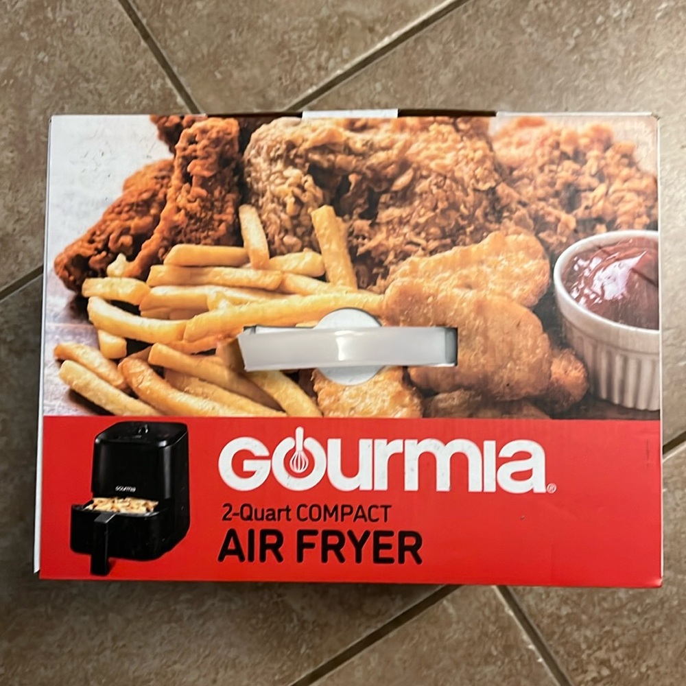 NWT gourmia unused 2qt airfryer!